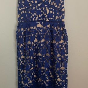 Summer v-neck lace hollow dress.